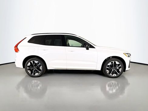 New 2026 Volvo XC60 B5 Plus w/ Climate Package PRO AWD/4WD image 8