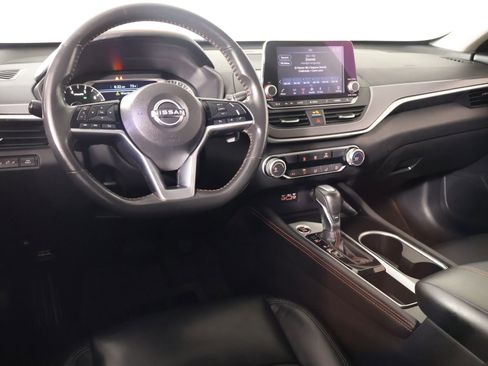 Used 2023 Nissan Altima 2.5 SR image 2