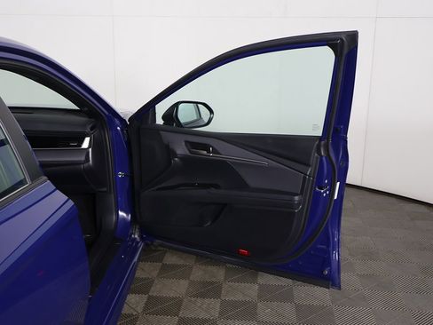 Used 2025 Toyota Camry SE image 17