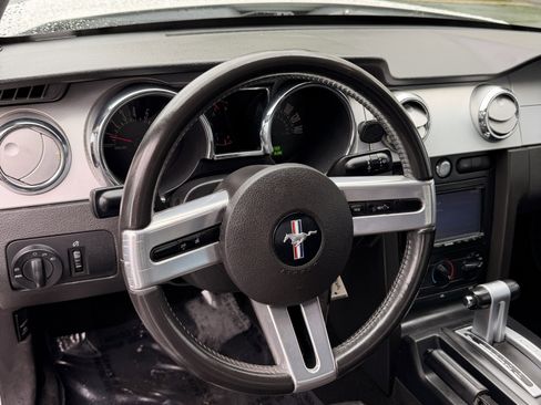Used 2006 Ford Mustang GT RWD image 12