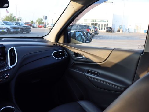 Used 2020 Chevrolet Equinox Premier AWD/4WD image 11