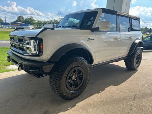 Used 2022 Ford Bronco Outer Banks w/ Sasquatch Package AWD/4WD image 4