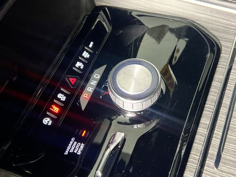 Used 2023 Jeep Wagoneer L Series II image 25