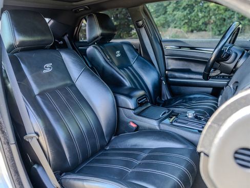 Used 2022 Chrysler 300 S RWD image 30