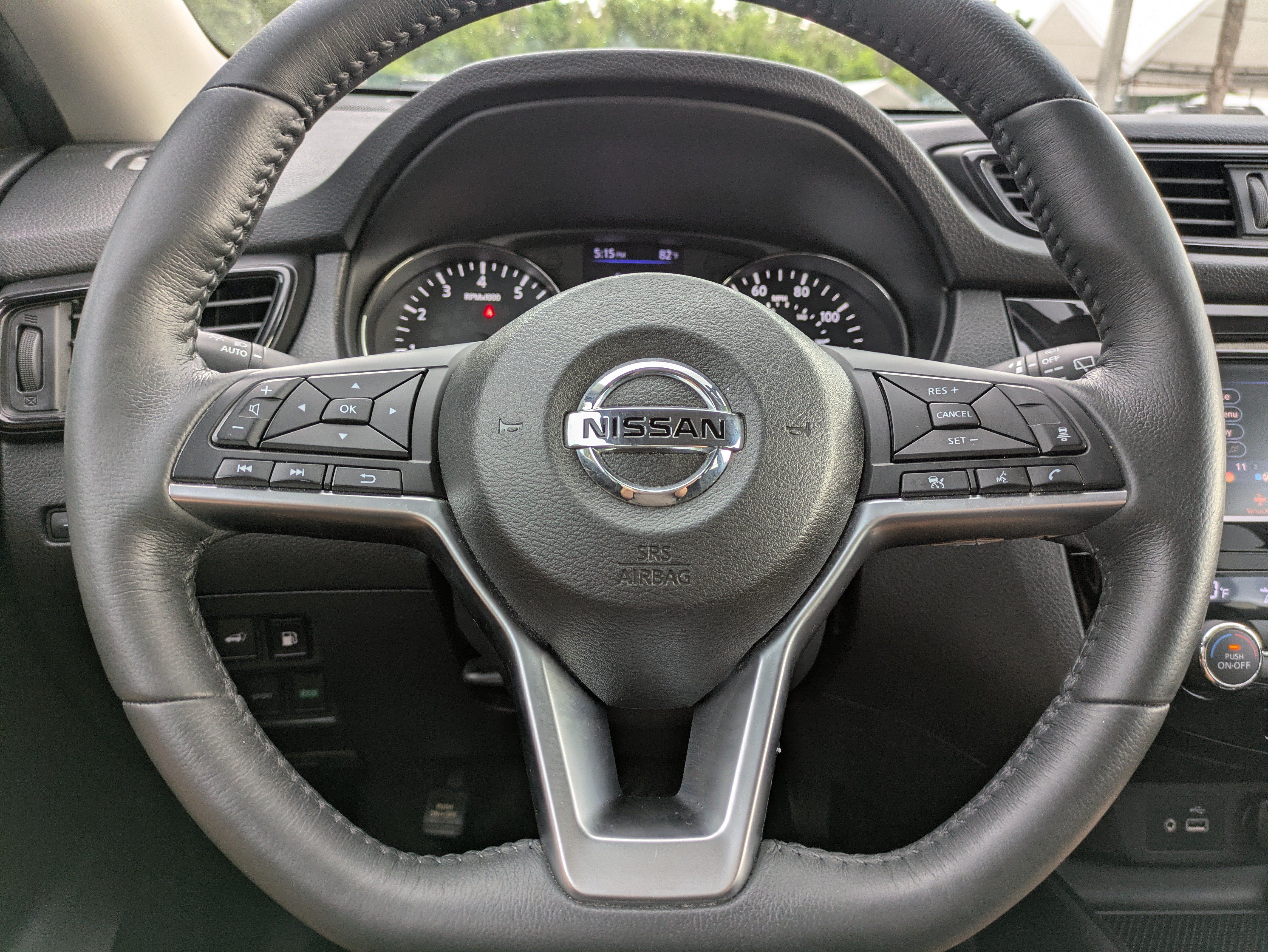 Used 2018 Nissan Rogue SV w/ Premium Package AWD/4WD image 25