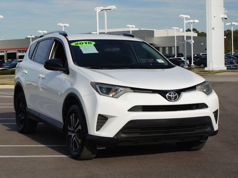 Used 2016 Toyota RAV4 LE image 2