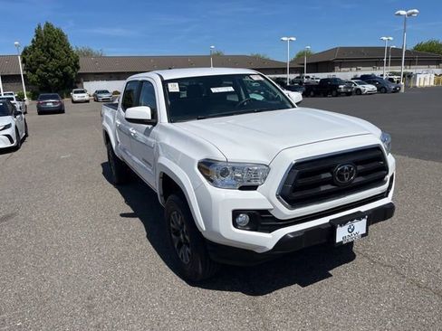 Used 2023 Toyota Tacoma SR5 image 3