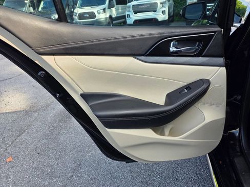Used 2017 Nissan Maxima 3.5 SV FWD image 26
