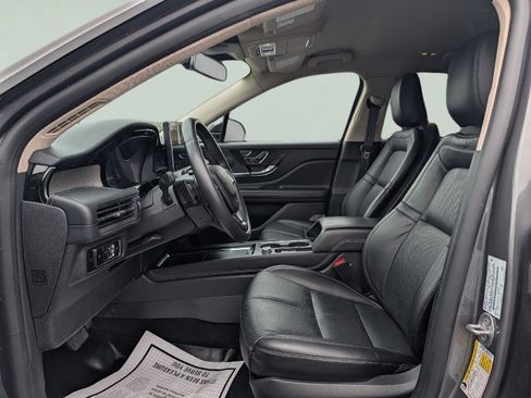 Used 2023 Lincoln Corsair Reserve AWD/4WD image 8