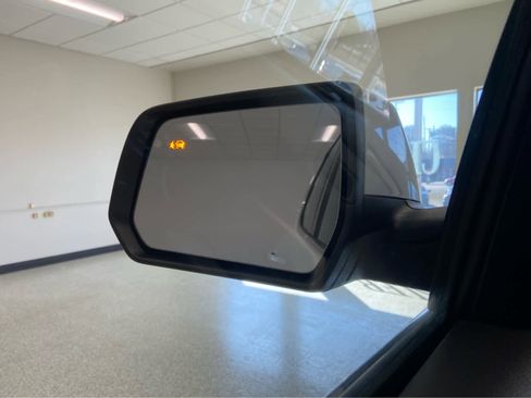 Used 2021 GMC Acadia SLT image 37