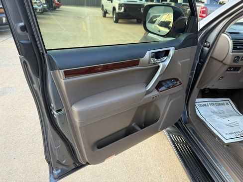 Used 2017 Lexus GX 460 Premium AWD/4WD image 8