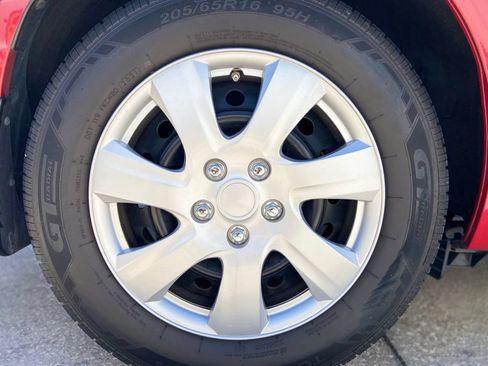 Used 2014 Toyota Corolla LE FWD image 11