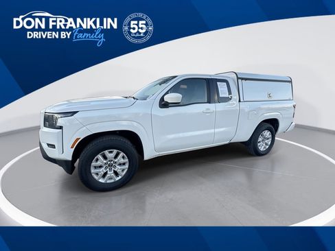 Used 2022 Nissan Frontier SV w/ Technology Package image 1