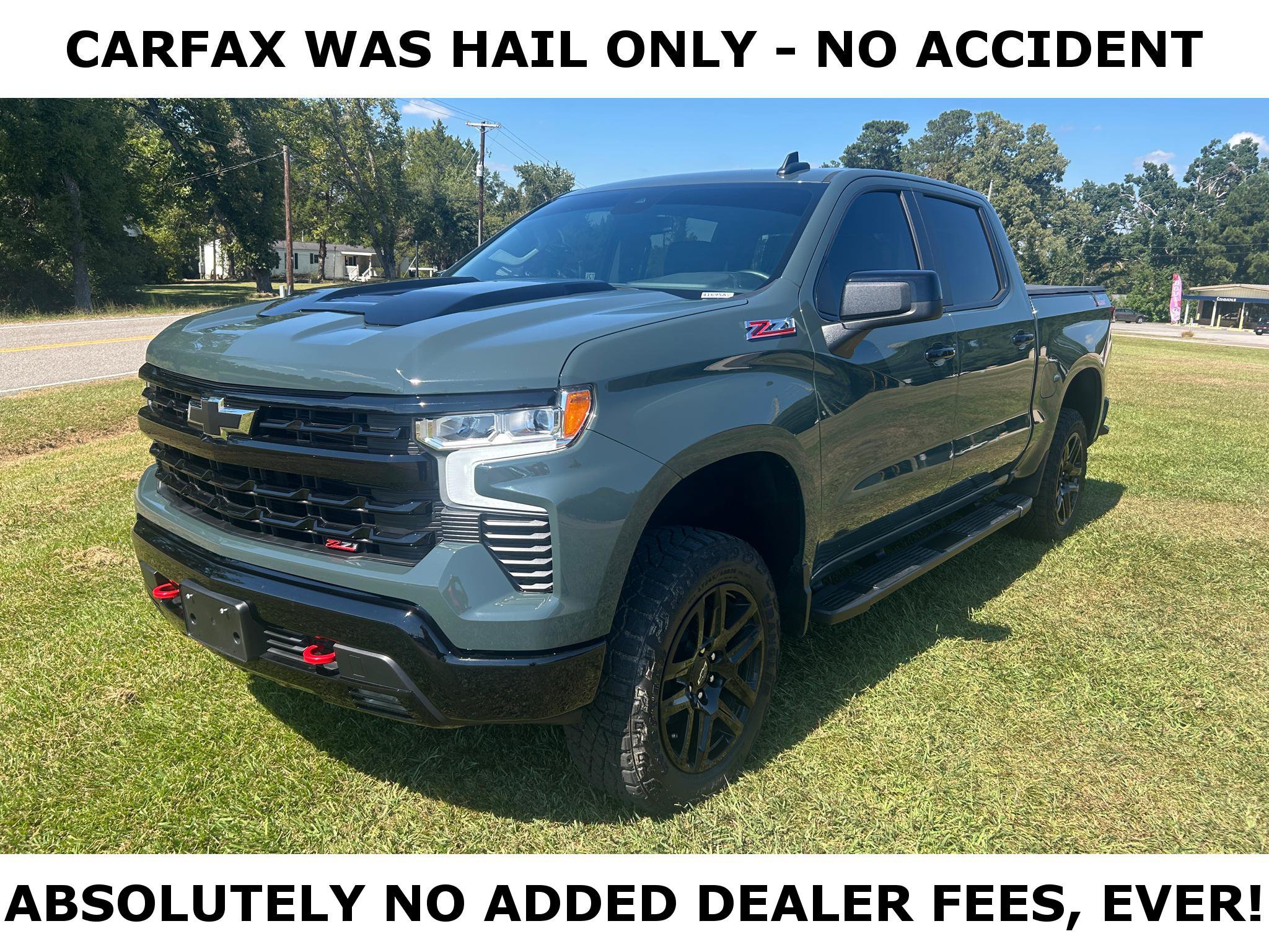 Used 2025 Chevrolet Silverado 1500 LT Trail Boss w/ Convenience Package II AWD/4WD image 2