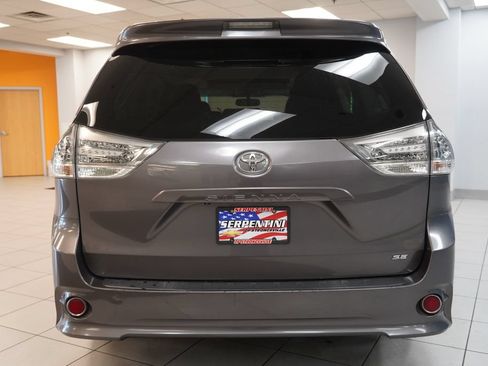 Used 2013 Toyota Sienna SE FWD image 11