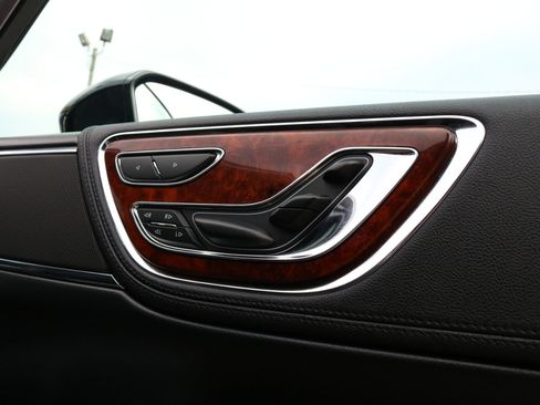 Used 2020 Lincoln Continental Reserve image 61