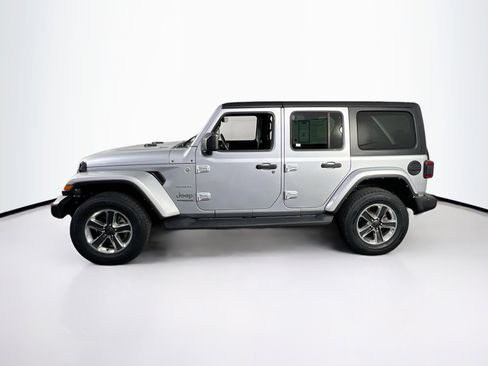 Used 2022 Jeep Wrangler Unlimited Sahara w/ LED Lighting Group image 8