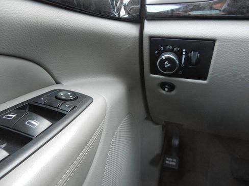 Used 2011 Jeep Grand Cherokee Laredo AWD/4WD image 42