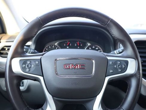 Used 2023 GMC Acadia SLT image 14