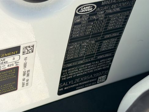 Used 2025 Land Rover Range Rover Velar Dynamic SE image 44
