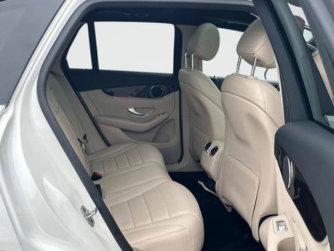 Used 2021 Mercedes-Benz GLC 300 4MATIC image 21