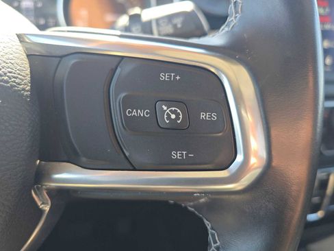 Used 2022 Jeep Wrangler Unlimited Sahara AWD/4WD image 30