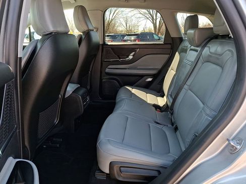 Certified 2022 Lincoln Corsair AWD w/ Equipment Group 101A image 13