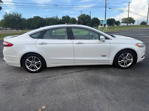 Used 2015 Ford Fusion Energi Titanium FWD image 5