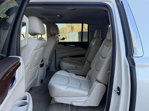 Used 2015 Cadillac Escalade ESV Premium RWD image 25