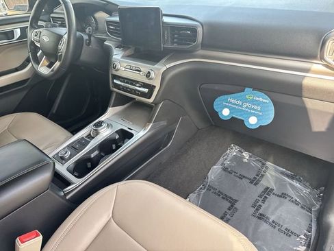 Used 2022 Ford Explorer XLT w/ Equipment Group 202A image 28