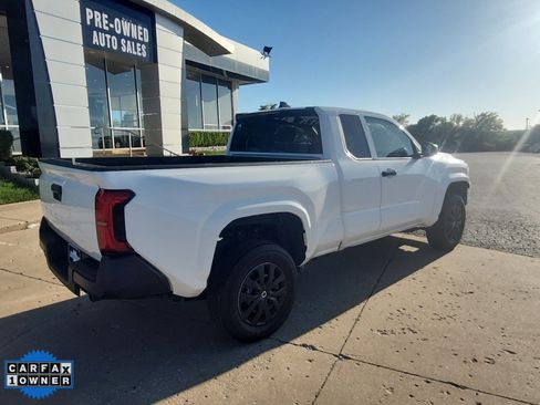 Used 2024 Toyota Tacoma SR image 3