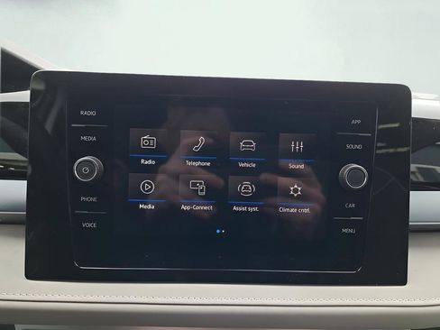 New 2025 Volkswagen Taos SE AWD/4WD image 24