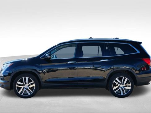 Used 2017 Honda Pilot Touring image 4