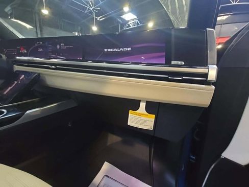 Used 2026 Cadillac Escalade Sport w/ Touring Package image 4