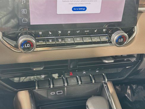 New 2026 GMC Canyon Denali AWD/4WD image 10