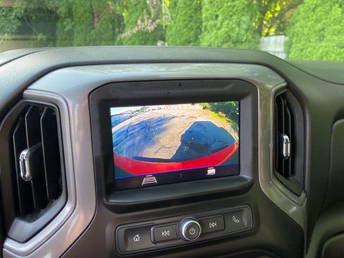 Used 2021 Chevrolet Silverado 2500 Custom w/ Custom Convenience Package AWD/4WD image 15