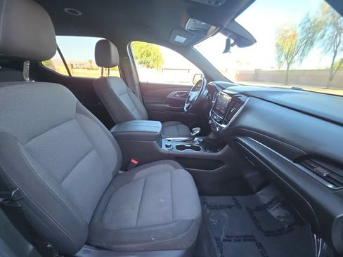 Used 2022 Chevrolet Traverse LT FWD image 26