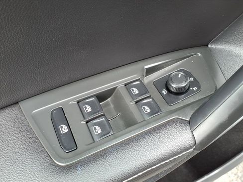 Certified 2024 Volkswagen Tiguan S image 18