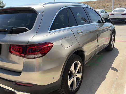 Used 2022 Mercedes-Benz GLC 300 image 3