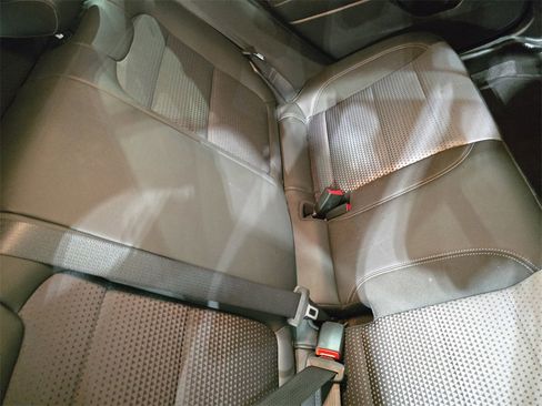 Used 2025 Chevrolet Trax LT w/ LT Convenience Package image 12