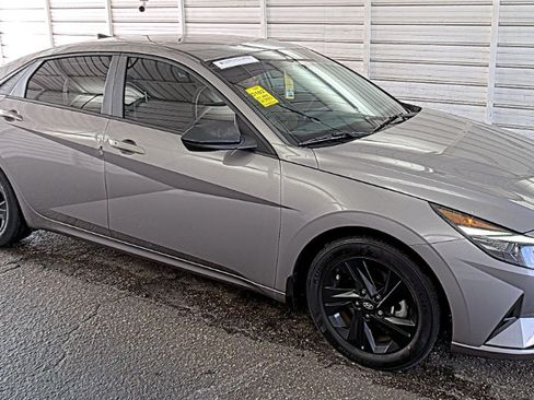 Used 2023 Hyundai Elantra Blue FWD image 3