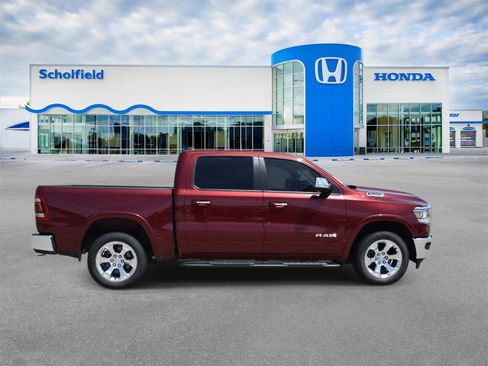 Used 2022 RAM 1500 Laramie AWD/4WD image 2