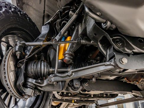 Used 2025 GMC Sierra 2500 AT4X w/ AT4X AEV Edition AWD/4WD image 14