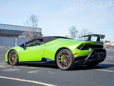 Used 2019 Lamborghini Huracan Performante image 8