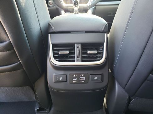 Used 2024 Subaru Outback Limited AWD/4WD image 13