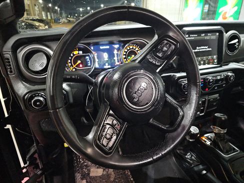 Used 2023 Jeep Wrangler Sport S image 5