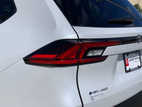 New 2026 Toyota Grand Highlander AWD Hybrid image 35