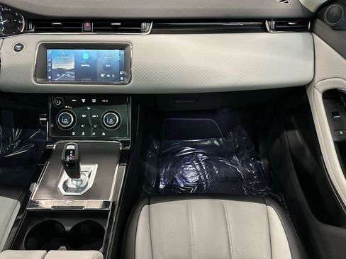 Used 2022 Land Rover Range Rover Evoque R-Dynamic S image 28