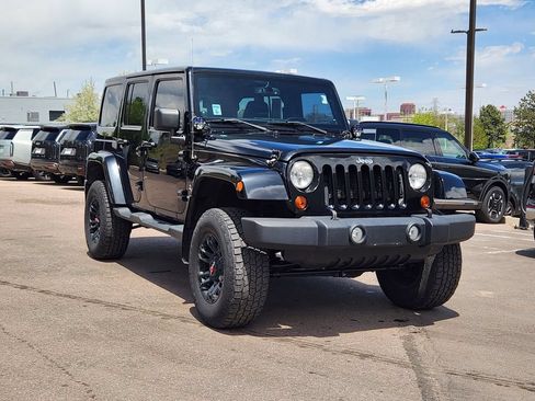 Used 2013 Jeep Wrangler Unlimited Sahara AWD/4WD image 3