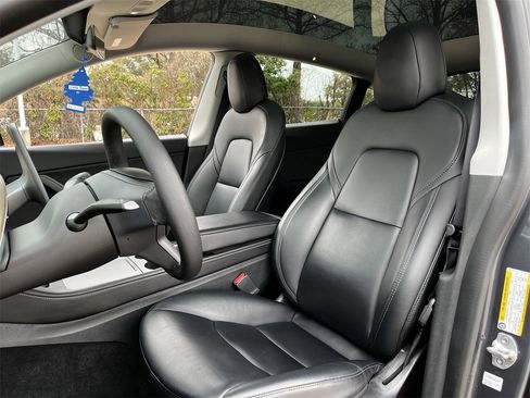 Used 2022 Tesla Model Y Performance image 21